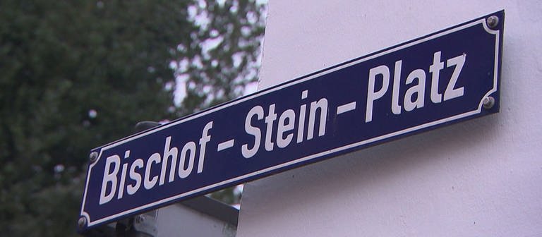 Der Bischof-Stein-Platz hinter dem Dom in Trier (Foto: SWR)
