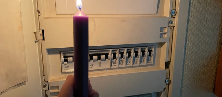 Für den Fall eines Stromausfalls sollte jeder Kerzen im Haus haben.  (Foto: SWR, Christian Altmayer )