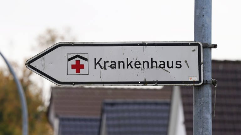 Der Kreis Trier-Saarburg will für das Krankenhaus in Saarburg einen Kooperationspartner oder neuen Träger finden (Foto: dpa Bildfunk, Marcus Brandt)