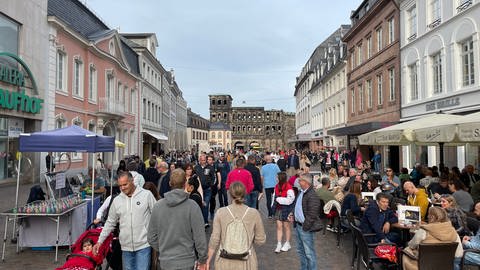 Mantelsonntag viele Leute nach Trier (Foto: SWR, Lara Bousch)