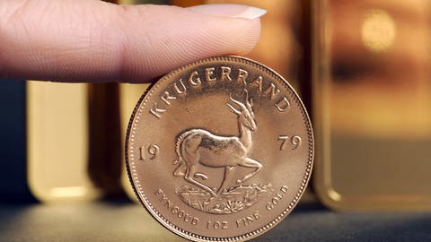 Die Rückseite einer Krügerrand-Goldmünze.  (Foto: dpa Bildfunk, Armin Weigel)