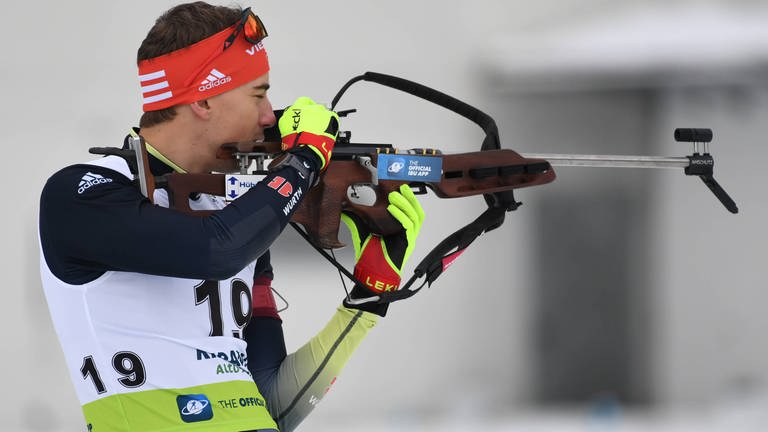 Simon Kaiser aus Hoppstädten-Weiersbach ist der beste Biathlet aus Rheinland-Pfalz. Der 23-Jährige träumt von den Olympischen Spielen in Italien, muss sich aber erst einmal in der zweiten Biathlonliga behaupten. (Foto: IMAGO, IMAGO / CEPix)