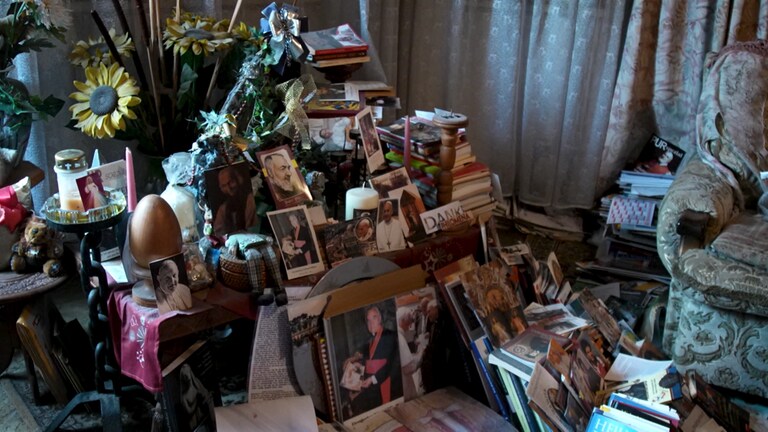 In der Wohnung des 2022 verstorbenen Priesters Edmund Dillinger wurden hunderte mutmaßliche Missbrauchs-Fotos gefunden. (Foto: SWR)