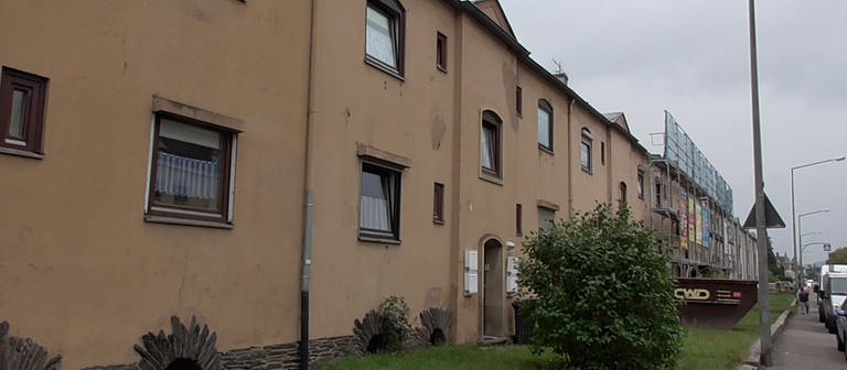 In einem Haus in Trier-Nord ist 2012 eine Frau getötet worden. Erst elf Jahre später hat am Landgericht Trier der Prozess gegen den mutmaßlichen Täter begonnen. (Foto: Wolfgang Steil)