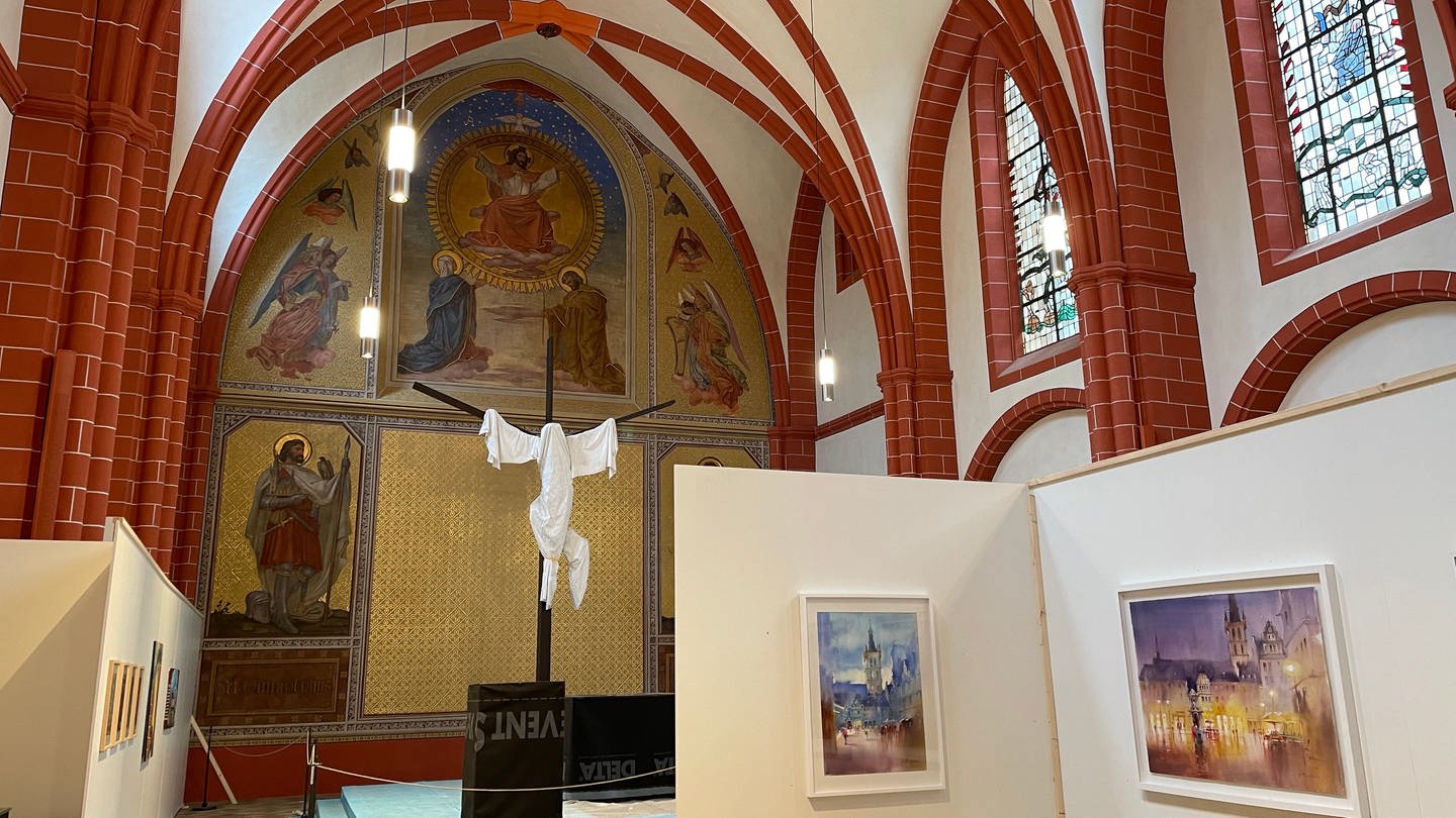 Zeitgenössische Kunst trifft historische Kunst in St. Gangolf (Foto: SWR, Nicole Mertes)
