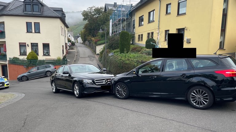 In Waldrach (Kreis Trier-Saarburg) fuhr ein PKW fahrerlos in ein entgegenkommendes Auto. (Foto: presseportal.de)
