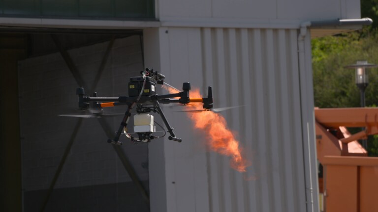 Feuerspeiende Drohne von Westenergie in Gerolstein. (Foto: SWR)