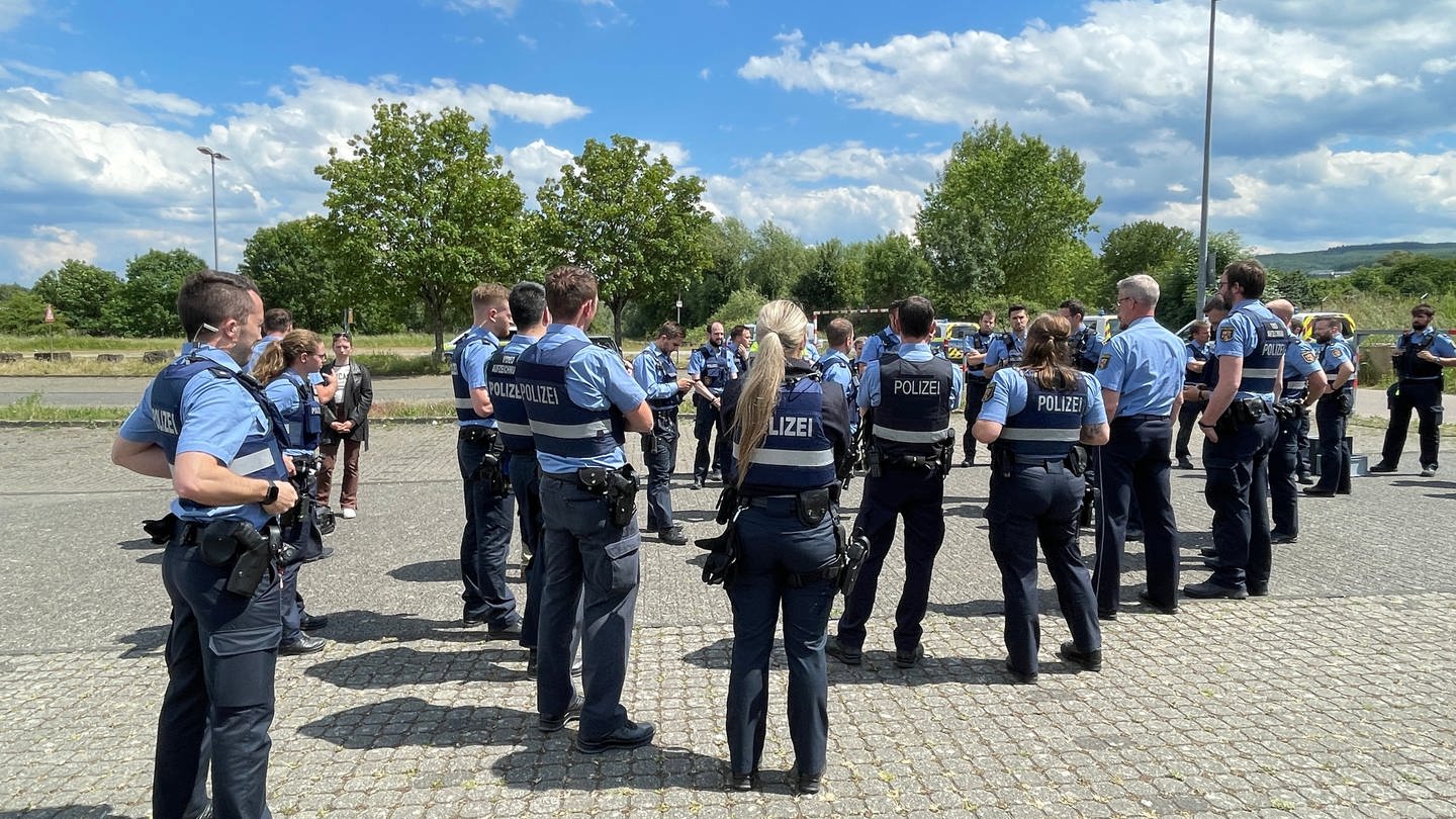 Rund 40 Polizisten waren am Dienstag bei einer großen Kontrolle in Trier im Einsatz. (Foto: SWR)