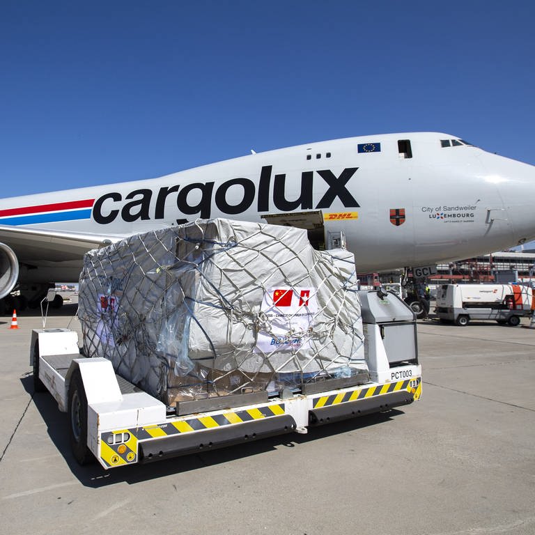 Eine Cargolux-Maschine dieses Typs Boeing 747-400F musste am Sonntagabend nach einem technischen Problem auf dem Flughafen Luxemburg notlanden. (Symbolbild) (Foto: picture alliance/dpa/KEYSTONE | Salvatore Di Nolfi)