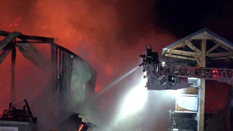 Brand einer Firmenhalle in Trierweiler  (Foto: SWR, WinklerTV)
