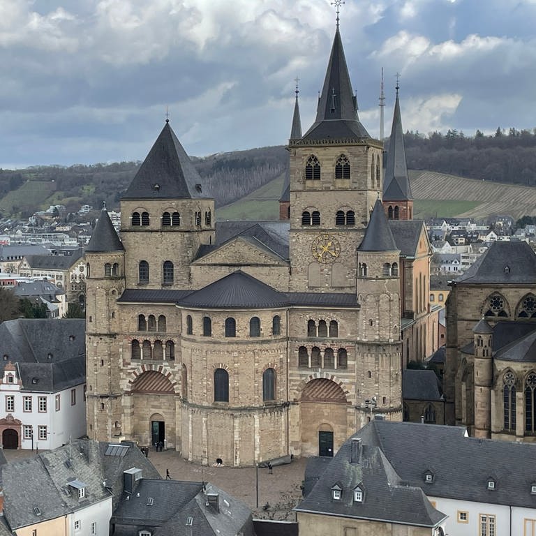 Der Trierer Bischof Ackermann hat am Dienstag erstmals einen Rechenschaftsbericht zum Thema sexueller Missbrauch für das Jahr 2022 vorgelegt. (Foto: SWR)