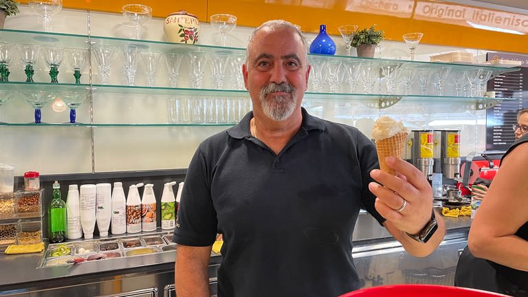 Agorastoudis Panagiotis ist Geschäftsführer einer Trierer Eisdiele. (Foto: SWR)