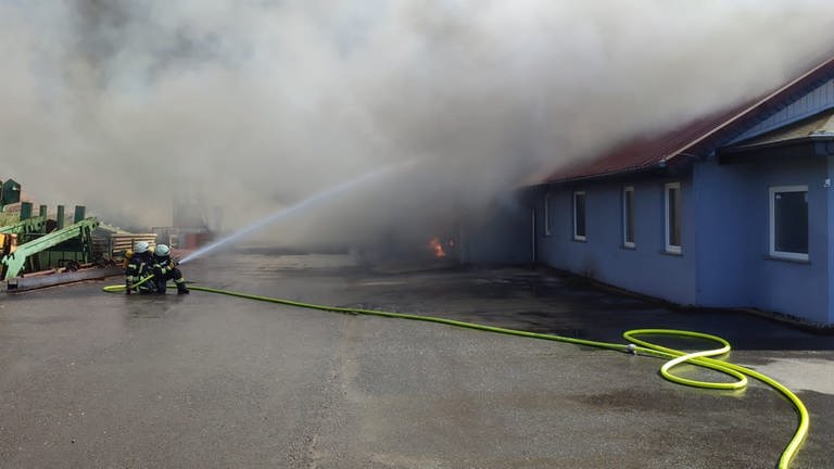 Großbrand in Sägewerk in Hermeskeil (Foto: Steil)