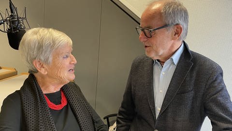 Ruth-Gaby Vermot im Gespräch mit Klaus Jensen. (Foto: SWR)