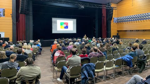 Rund 200 Bürgerinnen und Bürger waren bei der Vorstellung des Klimaschutzkonzeptes der Stadt Trier (Foto: SWR)