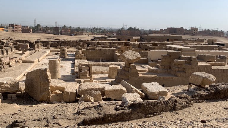Blick über den Athribis Tempel nahe Sohag, rund 200 km nördlich von Luxor in Ägypten