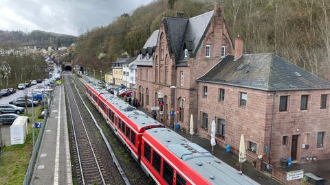 Vom Bahnhof in Kyllburg aus fährt ab Montag auch wieder ein Zug nach Gerolstein. (Foto: SWR, Anna-Carina Blessmann)