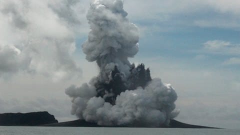 Beim Ausbruch des Hunga Tonga gab es 4 Todesopfer und 15 Verletzte.  (Foto: picture-alliance / Reportdienste, Picture Alliance)
