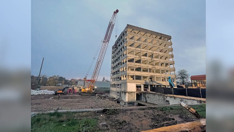 In sechs Wochen soll das ehemalige Polizeipräsidium abgerissen sein.  (Foto: SWR, Christian Altmayer )