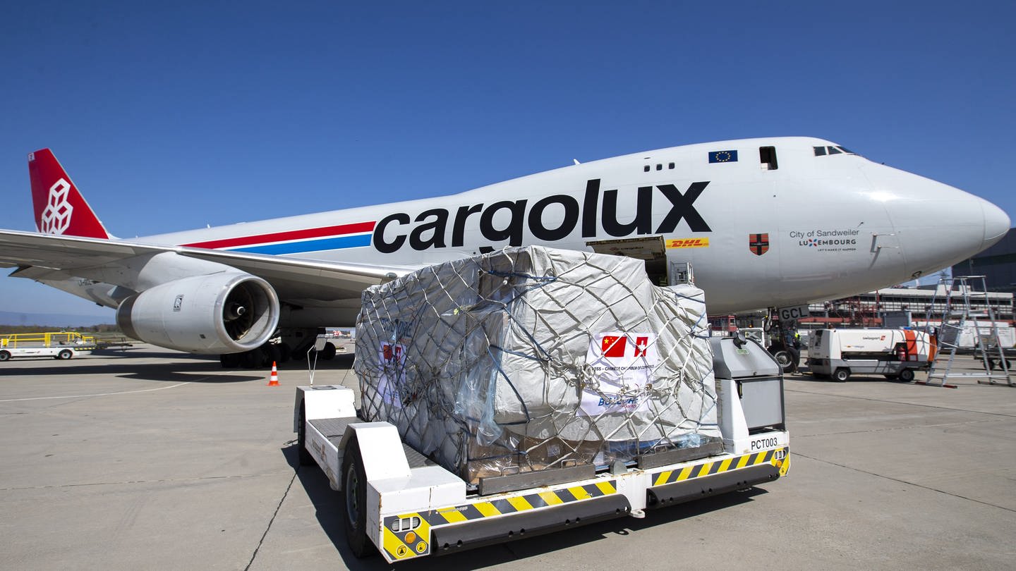 Eine Cargolux-Maschine dieses Typs Boeing 747-400F musste am Sonntagabend nach einem technischen Problem auf dem Flughafen Luxemburg notlanden. (Symbolbild) (Foto: picture alliance/dpa/KEYSTONE | Salvatore Di Nolfi)