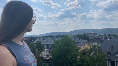 Auf der Terrasse der Familie hat man einen schönen Blick über Trier. (Foto: SWR)
