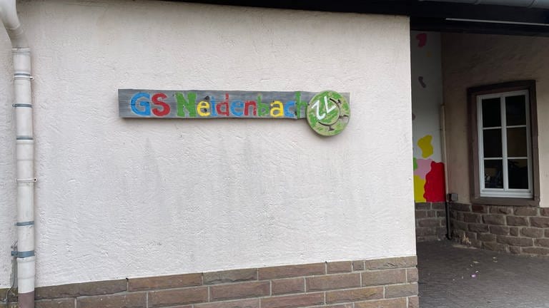 Die Grundschule in Neidenbach hat für das erste und zweite Schuljahr jeweils eine Klasse. Für die Klassen drei und vier gibt es eine Kombi-Klasse. (Foto: SWR)