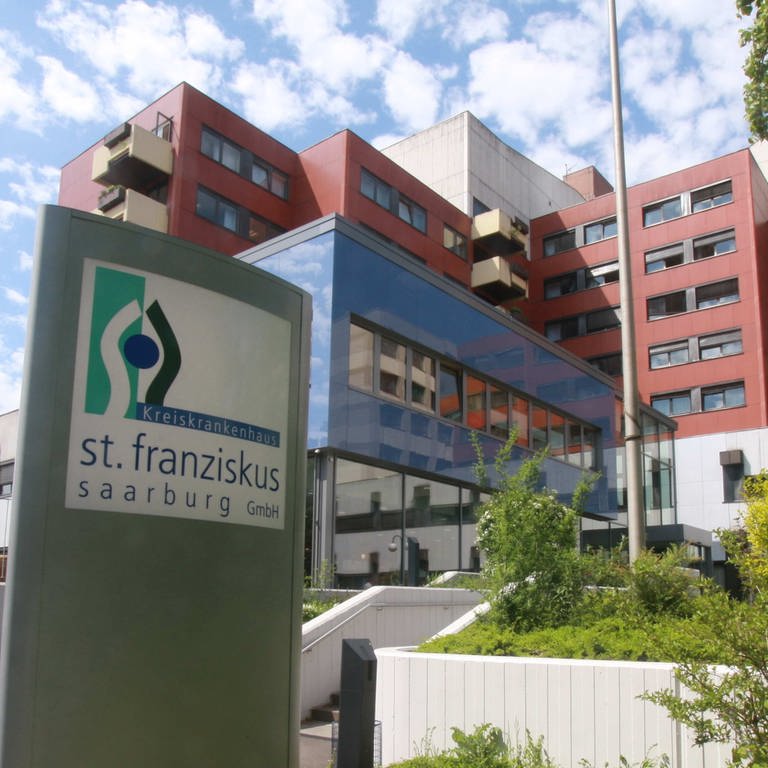 Das Krankenhaus in Saarburg ist das einzige kommunale Krankenhaus in der Region Trier. Die Klinik schreibt seit Jahren rote Zahlen.