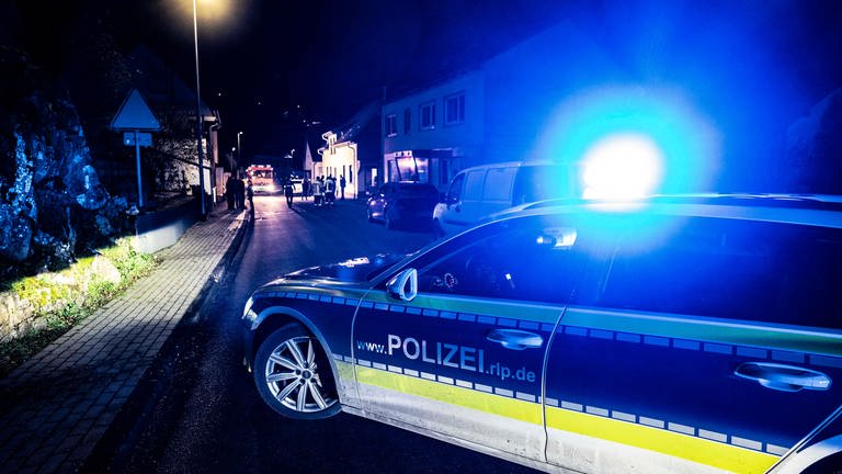 In Fischbach im Hunsrück hat ein Mann zwei Männer mit Messern angegriffen und verletzt. Die Ermittlungen laufen. (Foto: Foto Hosser)