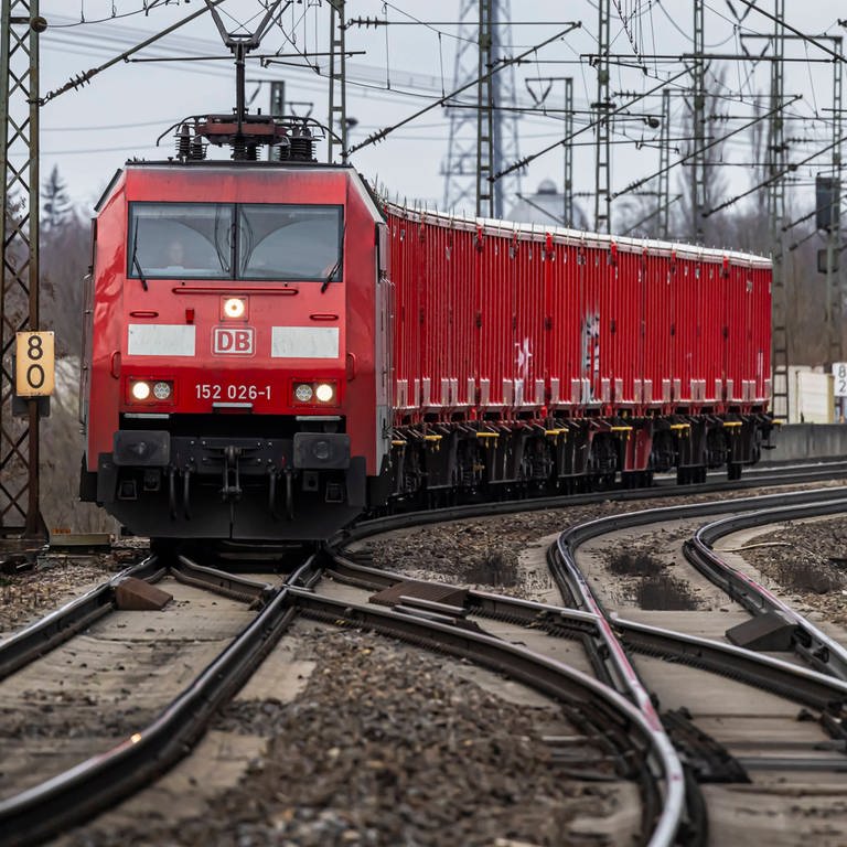 20 Unternehmen aus der Region Trier setzen sich für einen zweigleisigen Ausbau der Eifelstrecke der Bahn ein. (Symbolbild)