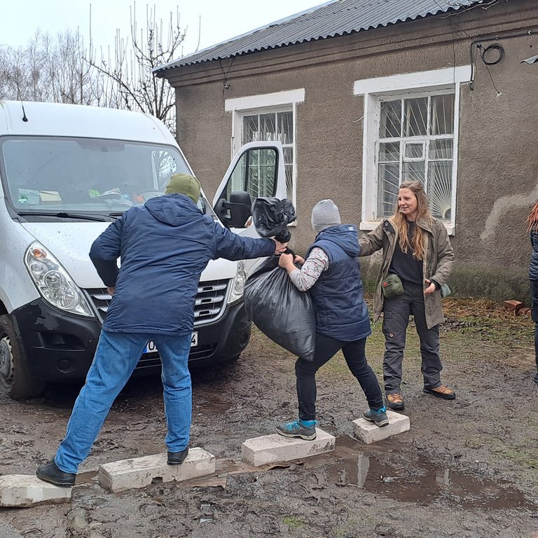 Mit einem Hilfskonvoi aus Trier unterwegs in der Ukraine (Foto: Viele Hände für die Hoffnung e.V.)