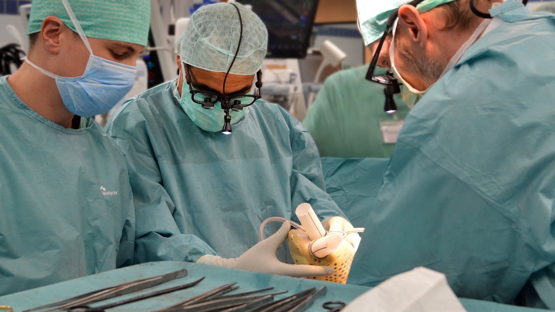 Chirurgen in Trier implantieren neues Kunstherz