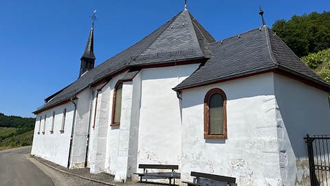 Die Paulskirche gilt als Aushängeschild des Moselortes Lieser.