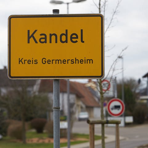Das Ortsschild von Kandel (Rheinland-Pfalz) (Foto: dpa Bildfunk, picture alliance / Thomas Frey/dpa | Thomas Frey)