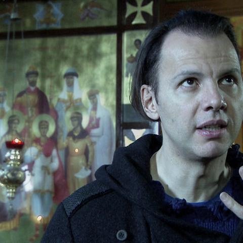 Teodor Currentzis in einer russisch-orthodoxen Kirche (Foto: SWR, SWR -)