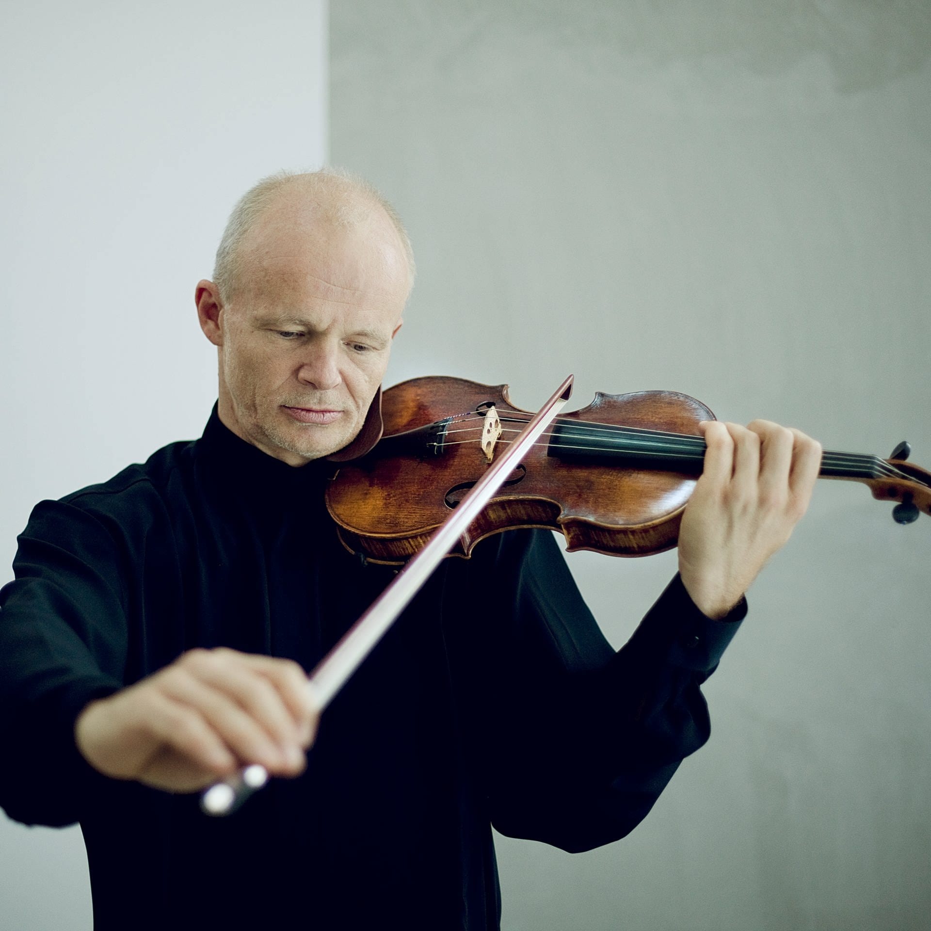 Bachs Violinkonzert a-moll BWV 1041 - gespielt von Thomas Zehetmair und dem Stuttgarter Kammerorchester
