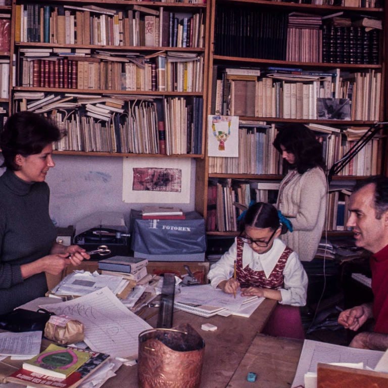 Luigi Nono in seinem Haus in der Bibliothek im Jahr 1972 (Foto: IMAGO, Copyright: 972_ML_16_W594319)