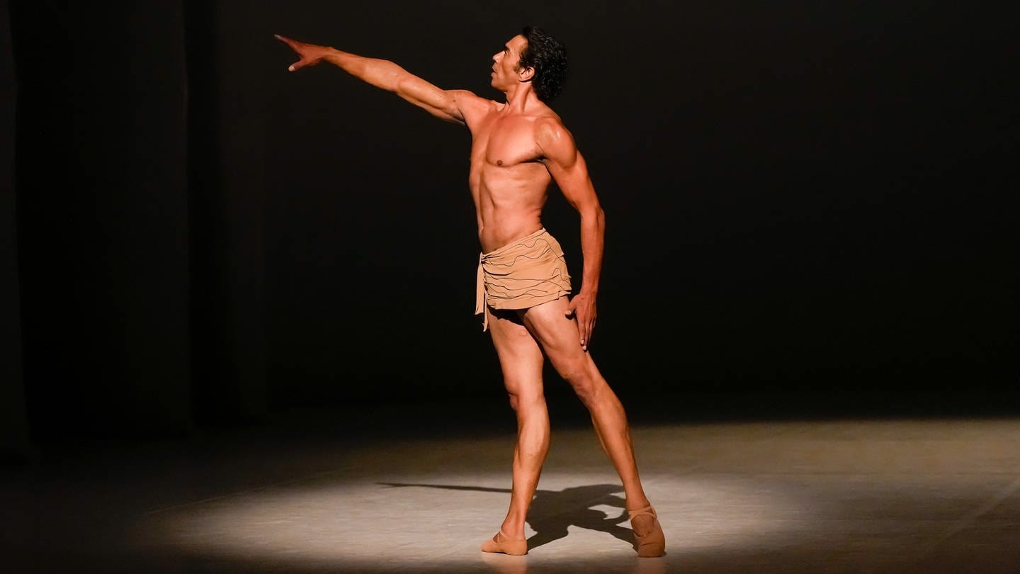 Der Tänzer Jason Reilly (Requiem, Chr.: Kenneth MacMillan) (Foto: © Roman Novitzky / Stuttgarter Ballett)