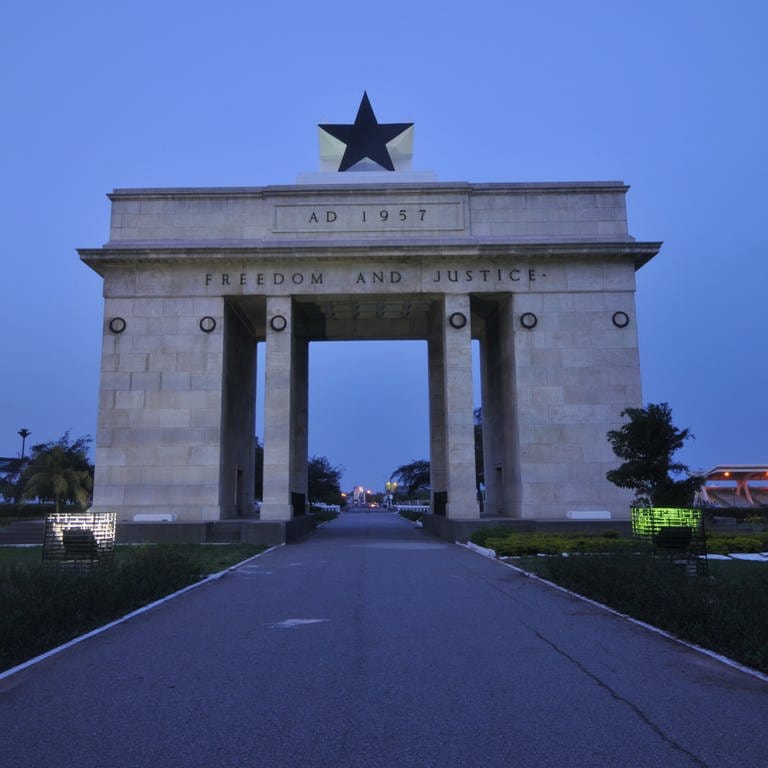 Black Star Denkmal in Accra, Ghana (Foto: IMAGO, IMAGO / agefotostock)