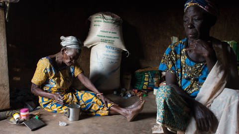 Ghanesische Frauen können wegen angeblicher Hexerei in Hexencamps verbannt werden. Eine Geschichte mangelnder Frauenrechte und Diskriminierung. (Foto: IMAGO,  Pacific Press Agency)