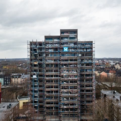 Das Horrorhaus am Donnerstag den 11. März 2021 in Dortmund. Das Hochhaus an der Kielstraße wird etagenweise abgerissen.