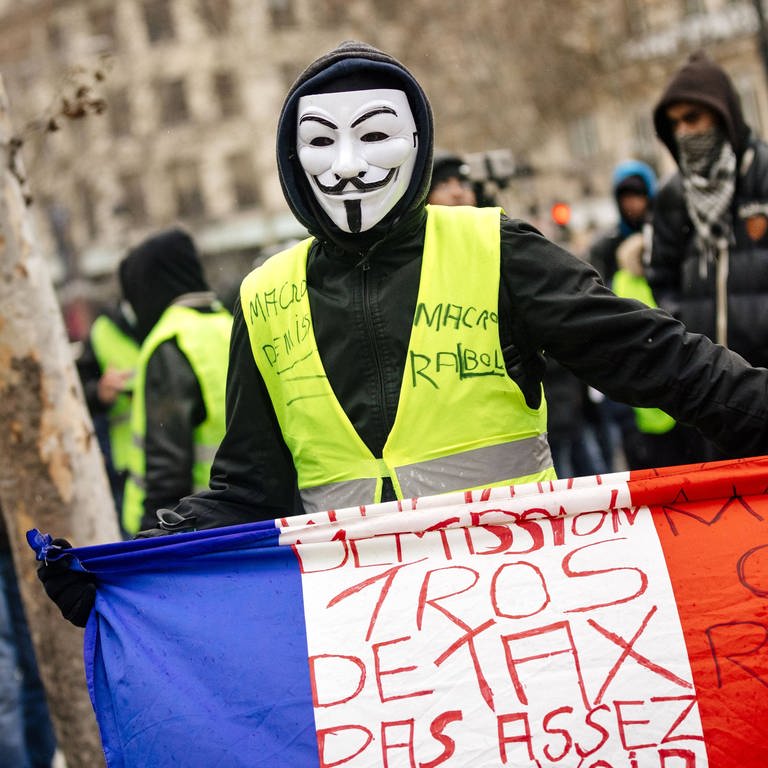 Impression von den Gelbwesten-Protesten gegen Präsident Macron auf den Champs Elysees. Paris, 15.12.2018  (Foto: IMAGO, Future Image)