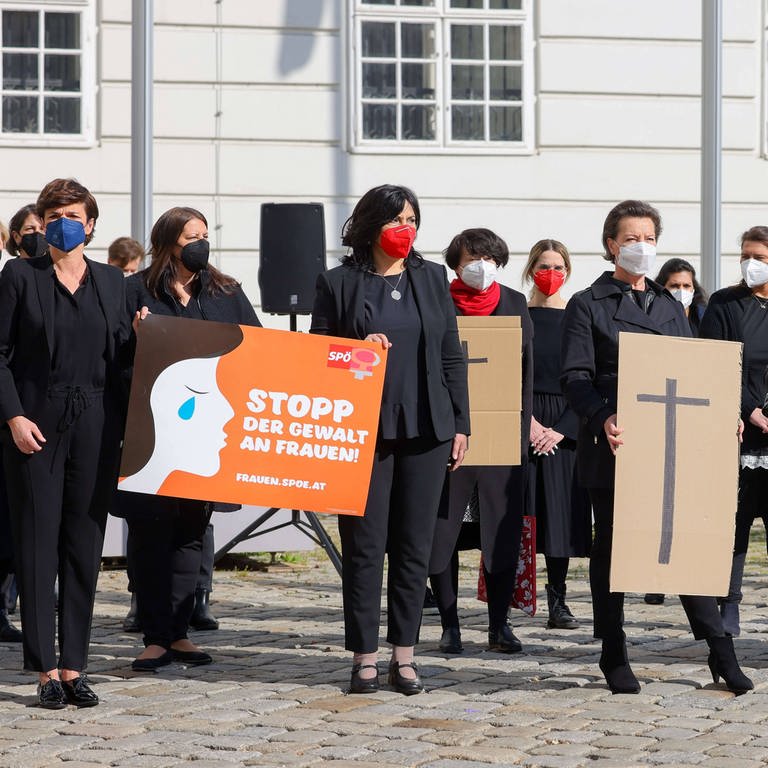 Frauen der SPÖ fordern für mehr Schutz vor Gewalt gegen Frauen, Wien, Österreich