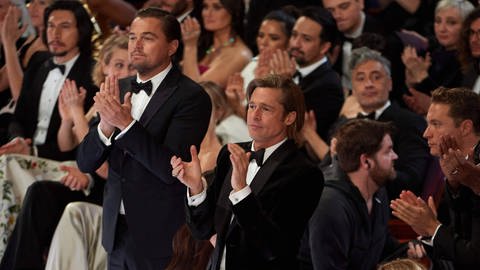 Brad Pitt und Leonardo DiCaprio geben Standing Ovations (Foto: IMAGO, imago images/Cinema Publishers Collection)