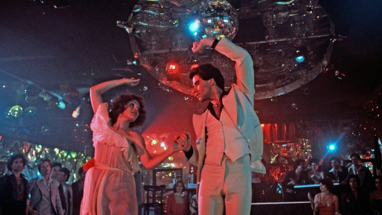 John Travolta auf dem Dancefloor in "Saturday Night Fever"