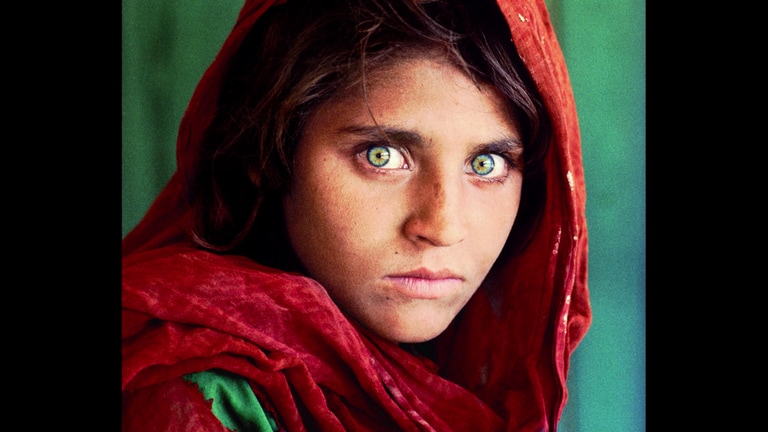 Bilder von Steve McCurry aus der ARD-Doku "Die Farben von Liebe und Krieg" 
