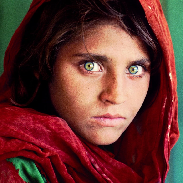 Bilder von Steve McCurry aus der ARD-Doku "Die Farben von Liebe und Krieg" 