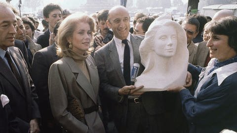 Catherine Deneuve wird 1985 zum Vorbild für die Marianne, das Symbol der französischen Republik (Foto: picture-alliance / Reportdienste, picture alliance / ASSOCIATED PRESS | Olivier Boitet)
