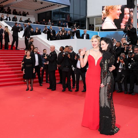Greta Gerwig und Eva Green auf dem roten Teppich in Cannes, 2024