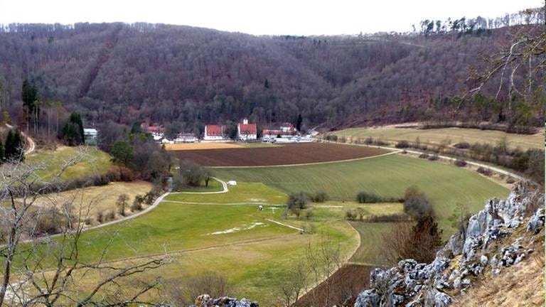 Blick vom Schelklinger Schlossberg ins Tal der Schwäbischen Alb (Foto: SWR, SWR - Charly Kowalczyk)