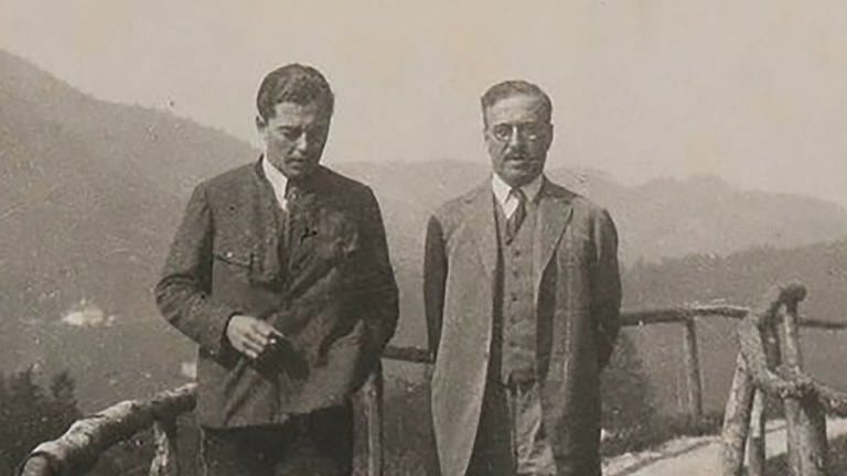 Hugo von Hofmannsthal mit seinem Sohn Raimund spazierend in Aussee (Foto: Freies Deutsches Hochstift)